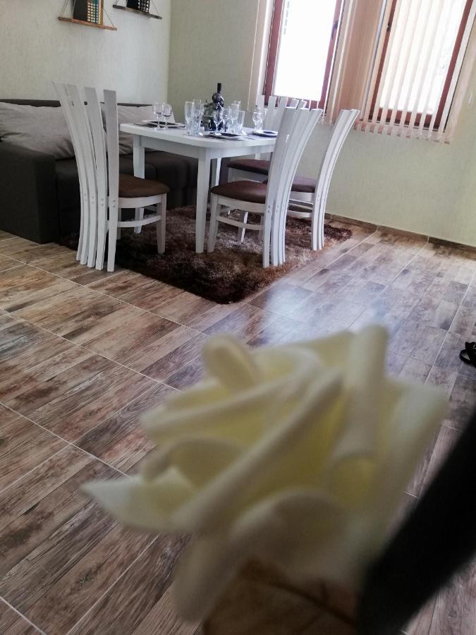 Petrov Apartment Tryavna Bagian luar foto